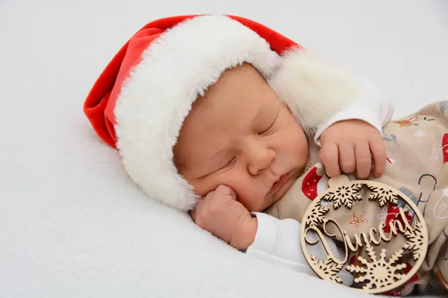 Name: Vincent
Geburtsdatum: 21.12.2025
Gewicht: 3.110 g
Größe: 51 cm
Eltern: Irina Ellmeier und Thomas Rettl aus St. Lorenzen im Mürztal | Foto: Babysmile