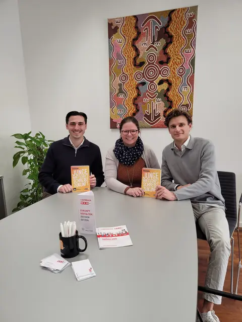 V.l.: Jonas Panzer, Andrea Lautermüller und Max Katzler . | Foto: WKNÖ