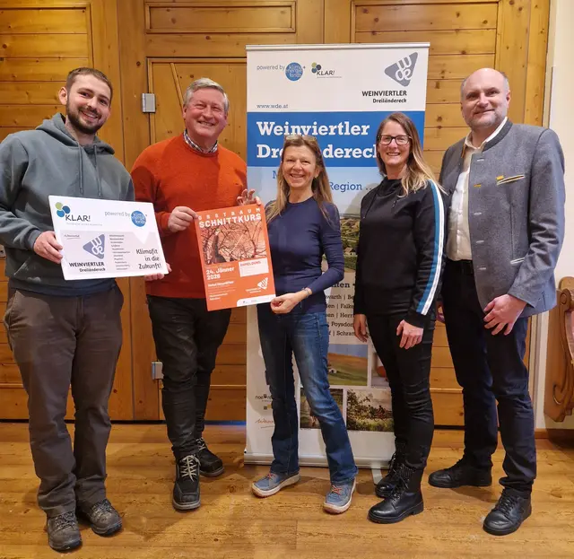 joshua Koen (KLAR! Manager WDE), Robert Schreiber (Obstbaumschule Schreiber), Bettina Wessely (GF WDE) Tamara Mosbacher (GF WDE), Bgm. Christian Frank (Obm. WDE). | Foto: WDE