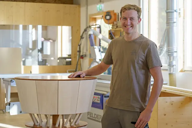 Wolfgang Ramminger mit seinem Meisterstück „Vino Elégance“. | Foto: Markenagentur