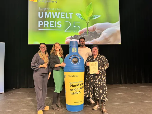 Kategorie Umweltpreis (ex equo 3. Platz)- Caritas der Diözese Eisenstadt. Caritas-Chefin Melanie Balaskovics nahm den Preis mit ihren Mitarbeitern dankend entgegen | Foto: Andrea Glatzer