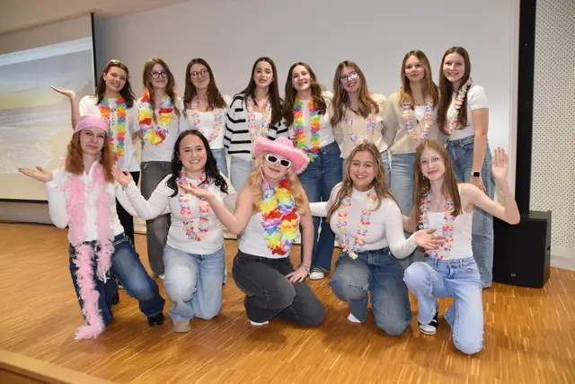 Die Schülerinnen der BAfEP Oberwart zeigten sich kreativ und musikalisch. | Foto: MeinBezirk/Michael Strini