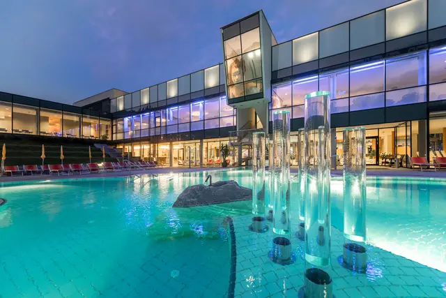 Enorme Steigerung: Die Therme Nova Köflach wurde im Rahmen des Thermencheck-Awards zum Aufsteiger des Jahres gekürt.  | Foto: Hotel &amp; Therme NOVA | Die Abbilderei