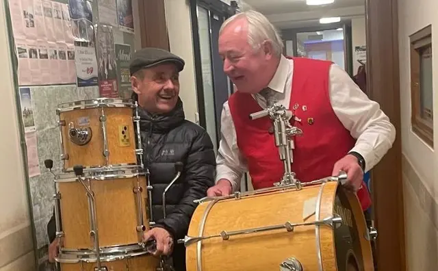 Von links: Gerhard Ziegler (Musikverein Hagenberg) und Fritz Lumpelegger (Musikverein Neumarkt) sorgen stets für gute Laune und einen guten Rhythmus bei "Grenzenlos 7". | Foto: Grenzenlos 7