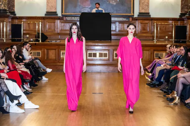 Punkteten schon bei der London Fashionweek, Lea-Rebecca Cretu und Maria Balder | Foto: Mihael Vuzem