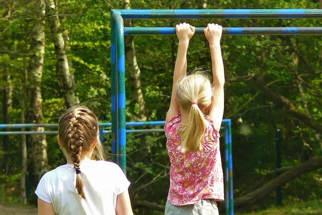 Die Tägliche Bewegungseinheit (TBE) soll mehr Sport und Bewegung in Kindergärten und Schulen bringen. | Foto: Symbolbild Pixabay