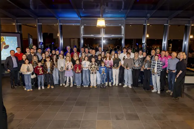 Alle geehrten Sportlerinnen und Sportler auf einem Blick im Kongresshaus in St. Johann im Pongau. | Foto: Oczlon