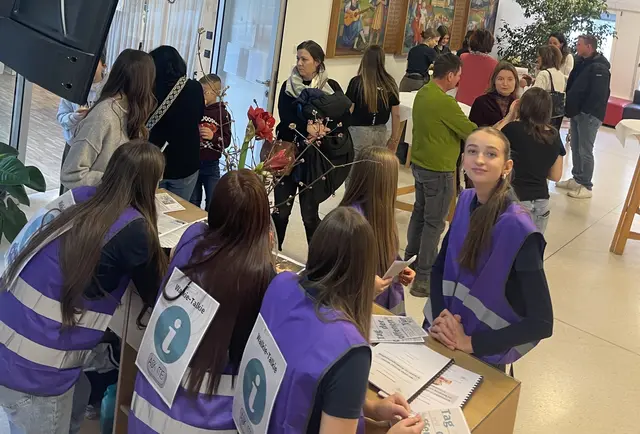 Viele interessierte Besucher informierten sich über das breite Angebot der Fachschule Schloss Stein.  | Foto: FS Schloss Stein