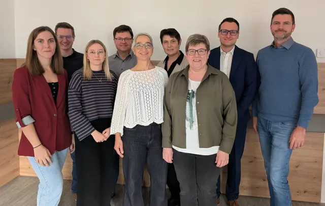 hinten: Thomas Kornell, MSc (WU), Gerhard Auer, Sabine Träxler, Mag. Alexander Steinmetz, LL.M., Ing. Mag. (FH) Richard Mayerhofer
vorne: Daniela Wallner, Julia Kaspar, Inge Thaler, Martina Bauer | Foto: Correcta