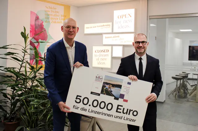 Wirtschafts-Stadtrat Thomas Gegenhuber (li.) und Bürgermeister Dietmar Prammer (beide SPÖ). | Foto: Stadt Linz