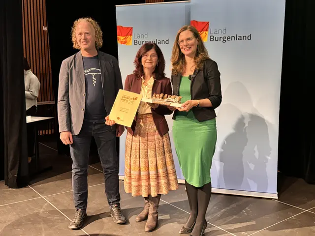 Umwelt-Ehrenpreis "Goldener Regenwurm" für die Purbacher Winzerin und Biodiversitätsbotschafterin 2025, Birgit Braunstein  | Foto: Andrea Glatzer