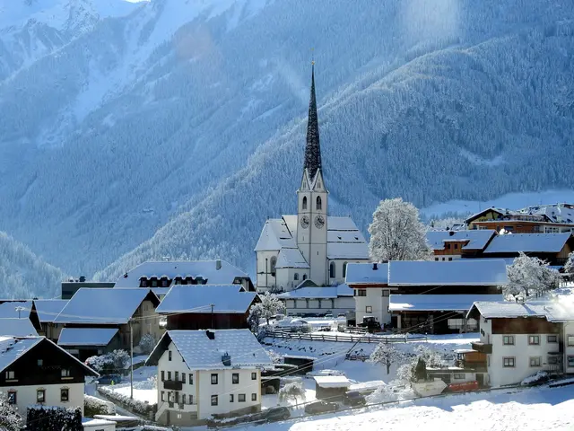 In Wenns hatten unbekannte Täter zwischen 12. und 19. Jänner mehrere Gegenstände mit einem schwarzen, wasserfesten Stift beschmiert. Die Polizei konnte nun zwei Minderjährige als Tatverdächtige ausforschen. | Foto: Föger