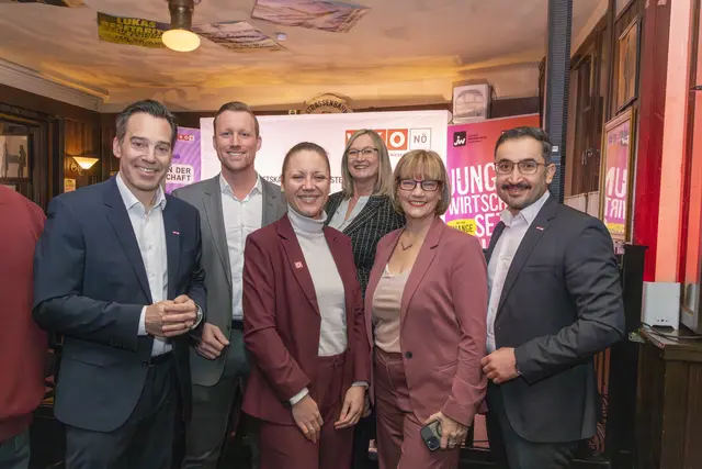 MeinBezirk-Redakteurin Lauren Fahrenberger beim Neujahresempfang der WKNÖ Purkersdorf im Nikodemus | Foto: Andreas Novotny-novotny.biz