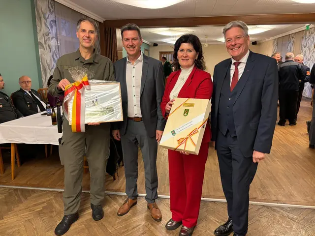 Militärkommandant Brigadier Philipp Eder, Landesrat Daniel Fellner, Bürgermeisterin Maria Knauder und Landeshauptmann Peter Kaiser. | Foto: Erwin Schaflechner