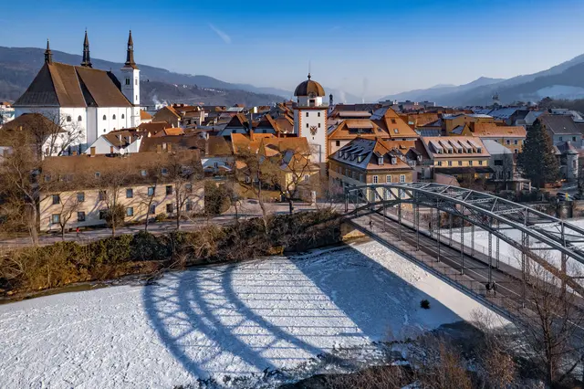 Der Aufsichtsrat der Leoben Holding hat die umstrittene Prämienzahlung für den Geschäftsführer nun genehmigt.  | Foto: Armin Russold