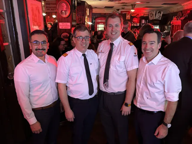 Weg mit den Sakkos und rein in einen gemütlichen Abend | Foto: Lauren Fahrenberger / MeinBezirk