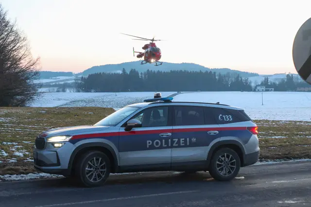 Drei Rettungshubschrauber verflogen die Verletzten in umliegende Krankenhäuser. | Foto: Laumat.at/Matthias Lauber