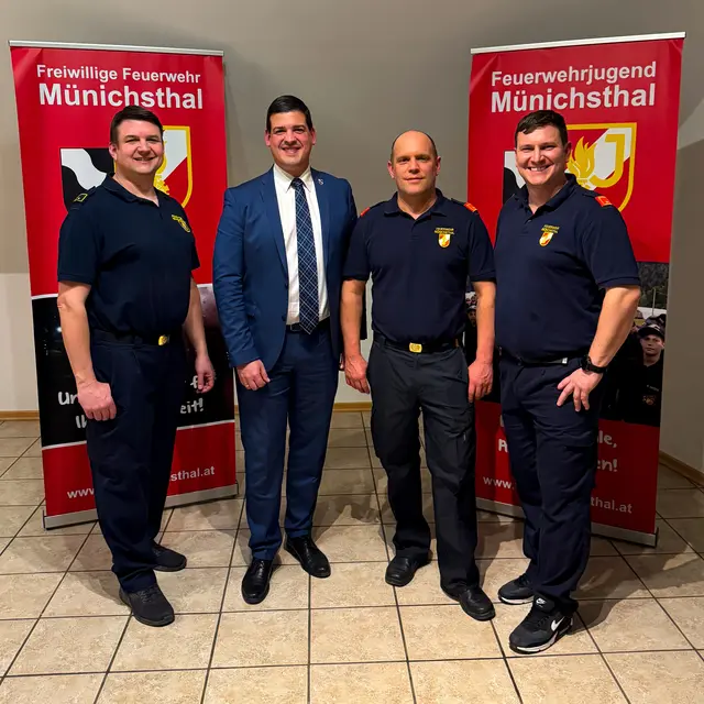 Philipp Adam, Bürgermeister Dominic Litzka, Harald Haiduck, Michael Strobl.
 | Foto: FF Münichsthal