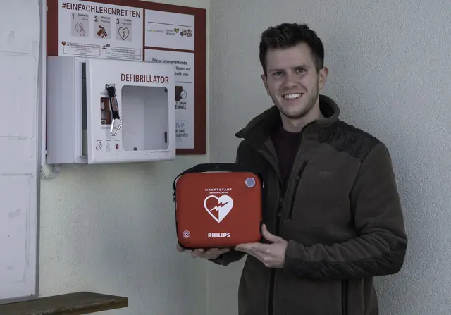 Öffentlicher Defibrillator beim Tennisplatz in St. Urban. | Foto: Privat