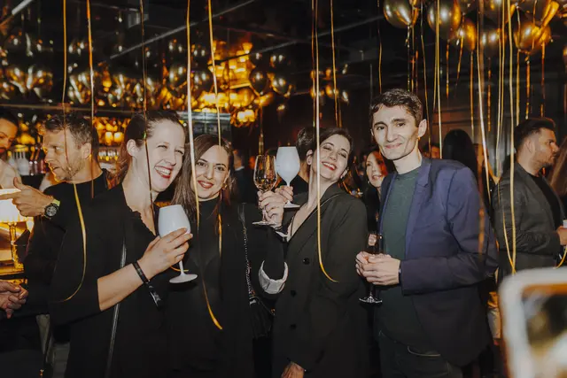 Bereits seit 13 Jahren prägt "Böroschluss" das Afterwork der Stadt. Seit 2021 wird im O-Club gefeiert.  | Foto: Christine Miess