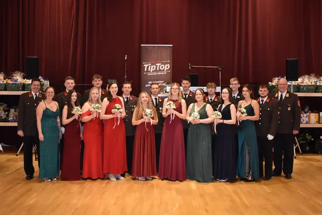 Die Feuerwehr Engelhartstetten feierte eine rauschende Ballnacht. | Foto: Freiwillige Feuerwehr Engelhartstetten