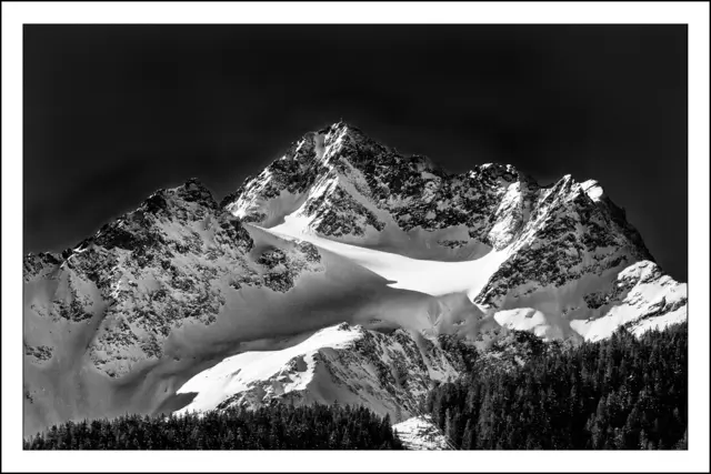 Bild # 4570: Hoher Riffler (3.136 m) am Vormittag noch wolkenlos | Foto: © by Ing. Günter Kramarcsik