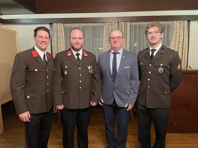 Kommandant-Stellvertreter Markus Hirschbeck, Kommandant Michael Rauscher, Bürgermeister Erwin Häusler und Verwalter Peter Mayer | Foto: FF Reidling