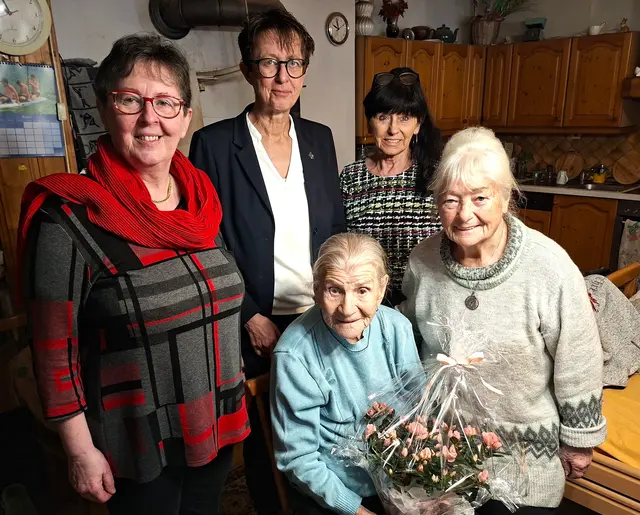 Rosina Steiner feierte ihren 106. Geburtstag und wurde entsprechend beglückwünscht. | Foto: Gde. Ebensee