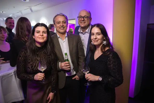 Gute Nachbarschaft (v.l.): Carmen Larch und Wolfgang Mayr (beide Target Group) mit Andi Taschler und Nadine Rendl (beide ProMedia). | Foto: ProMedia / Oss