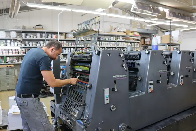 Alpina Druck und Druckerei Hernegger fusionieren zum Druckzentrum Tirol.
(Im Bild: Druckerei Hernegger) | Foto: Martina Obertimpfler 