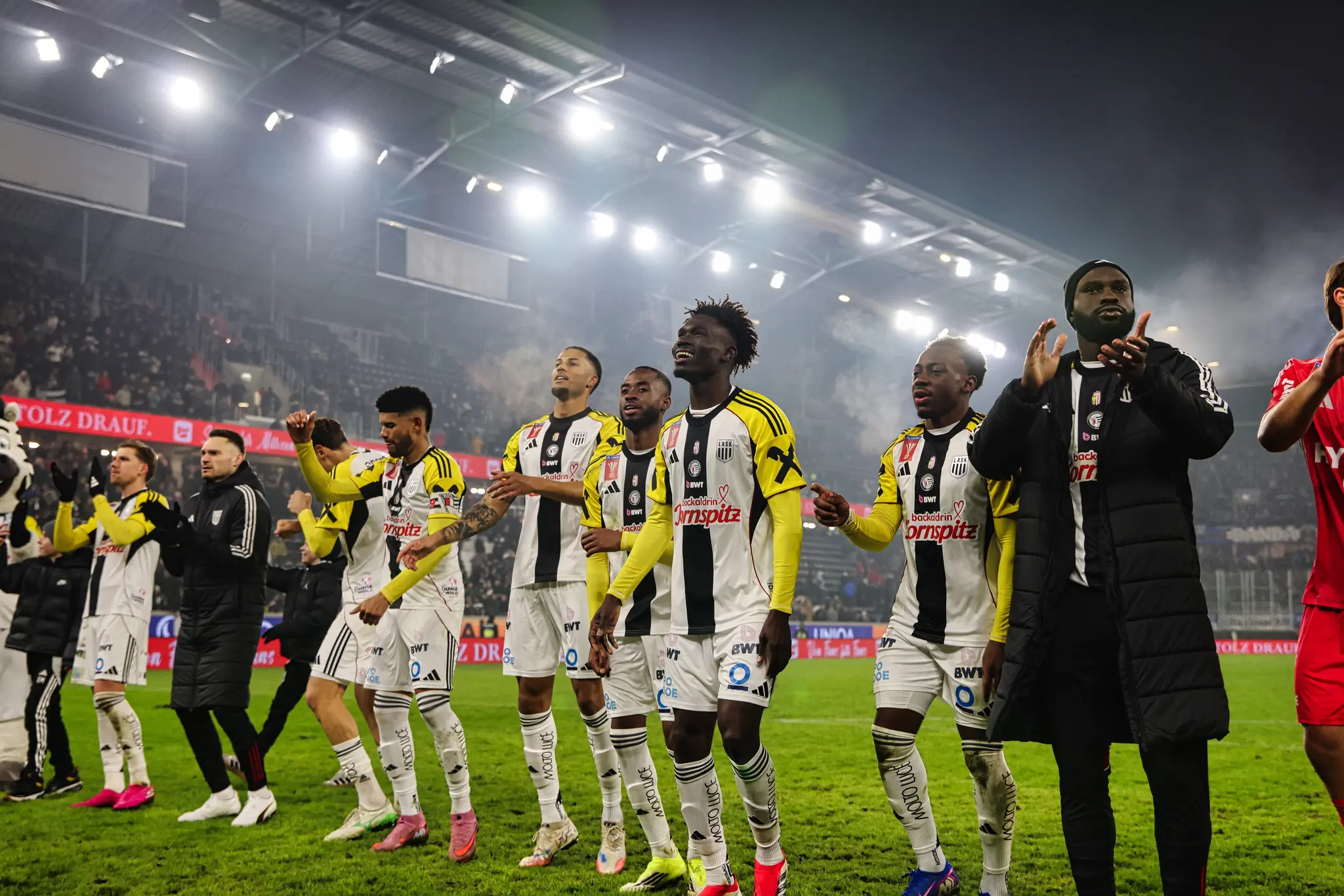 Thriller at the Raiffeisen Arena: LASK kicks Königsblau out of the cup – ...