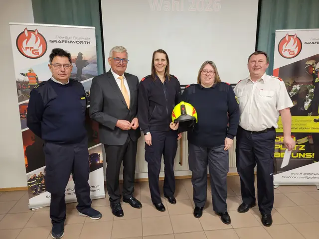 Herbert Reisinger, Bürgermeister Alfred Riedl, Sabine Steinkellner, Monika Maroufi, Gerald Heiß | Foto: FF Grafenwörth