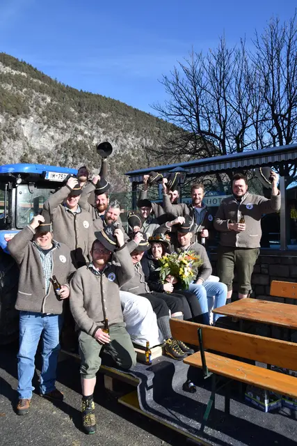 Der Auftritt der Vogler dreht sich rund um Wald, Jäger, Holzer, Bauern und alles, was im Wald so passiert.