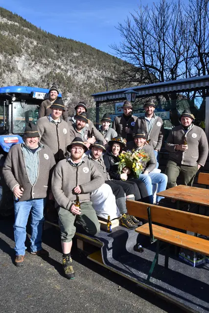 Der Auftritt der Vogler dreht sich rund um Wald, Jäger, Holzer, Bauern und alles, was im Wald so passiert.