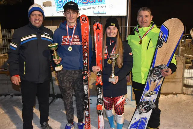 Pabneukirchner Ski Ortsmeister 2026 Lisa Pilz und Florian Schöfer. Sieger Snowboard Josef Lumetsberger, rechts. Peter Lingg, links,   | Foto: Zinterhof