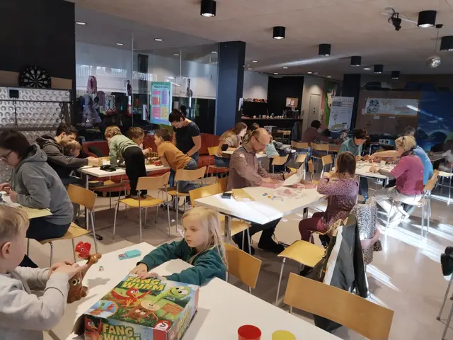 Volles Haus beim Spielenachmittag in Götzens.  | Foto: Jenny Ewald