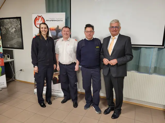 Sabine Steinkellner, Gerald Heiß, Herbert Reisinger, Bürgermeister Alfred Riedl | Foto: FF Grafenwörth