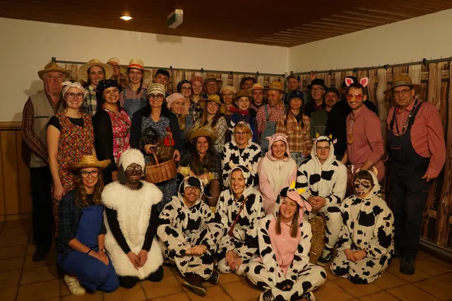 Die Gastgeber des Abends: die Musiker:innen des Musikvereines Oberneukirchen  | Foto: Theresa, Sophie und Erika  Ganglberger