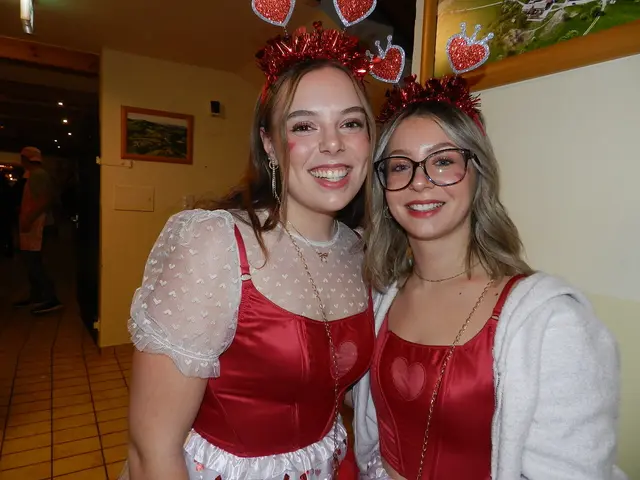 Marlene Krickl und Joana Führer genossen auch die tolle Stimmung | Foto: Heribert Punz