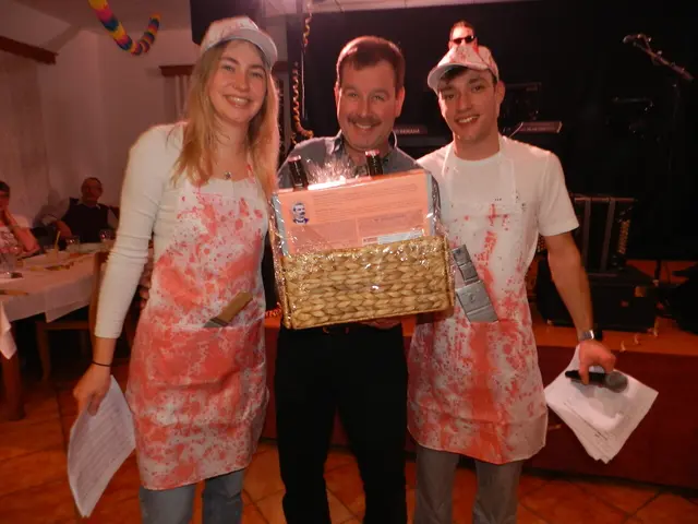 Kathrin Hobl Hubert Schibich, Tobias Krahofer haben sich mit Hubert gefreut | Foto: Heribert Punz