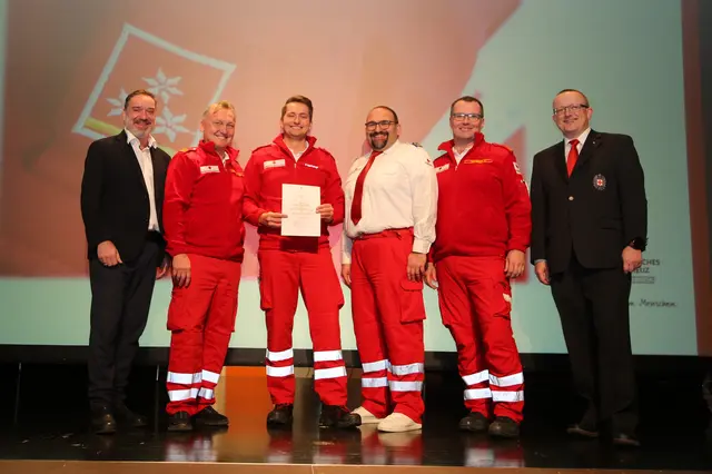 Zwei Jahre in der Praxis bewährt nach Führungskräfteausbildungsmodul 1 -  Felix Faltinger wurde zum RK-Oberzugsführer befördert. | Foto: RK St. Georgen/G. Eckhart Herbe