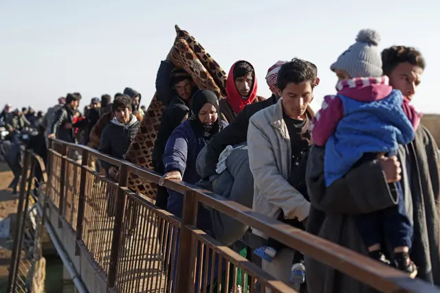 Der Familiennachzug im Jahr 2025 ist im Vergleich zum Vorjahr stark gesunken. Woran liegt das?  | Foto: APA-Images / AFP / BAKR ALKASEM 