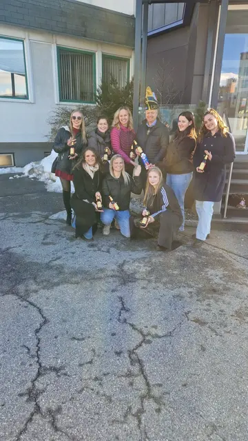 Prinz Andreas Ferlan gemeinsam mit der Garde auf den Spuren der Prinzessin.