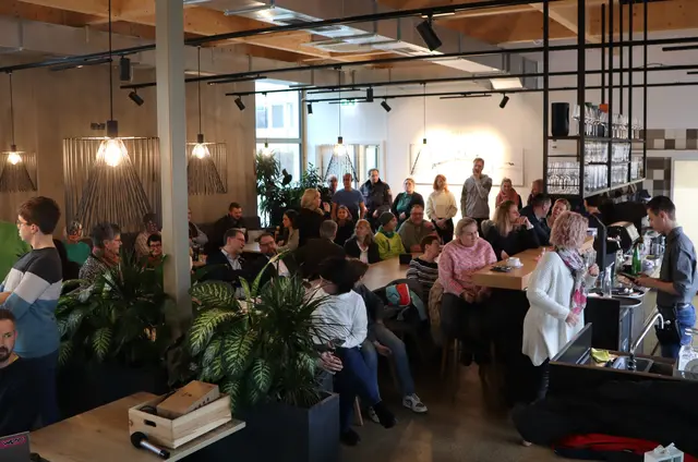 Das Restaurant im Freibad war sehr gut besucht | Foto: Gerhard Langmann