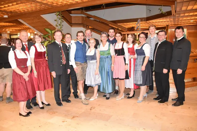 Der Bezirksbauernball lockte auch wieder zahlreiche Ehrengäste ins Kulturzentrum Oberschützen. | Foto: MeinBezirk/Michael Strini