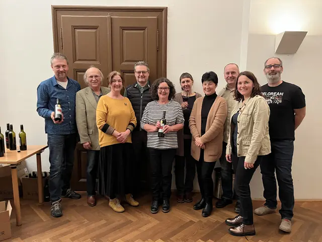 Das Bibliotheksteam von Lockenhaus hatte einen anregenden literarisch-vinophilen Abend rund um Lockenhaus organisiert. | Foto: Gesa Buzanich