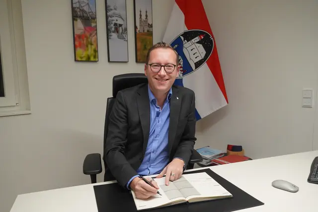 Georg Djundja (SPÖ) Bürgermeister von Oberndorf. | Foto: Emanuel Hasenauer