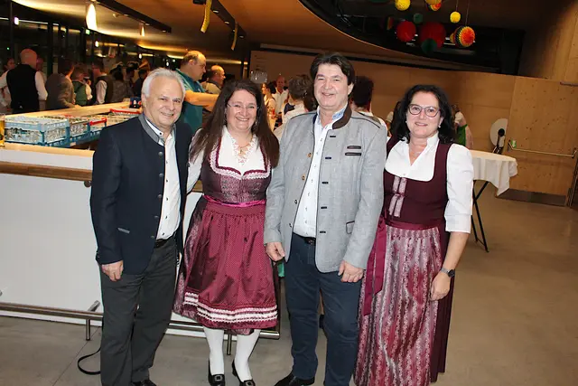 Rudi und Elisabeth Samwald mit Bgm Manfred Schafferer und Gattin Claudia