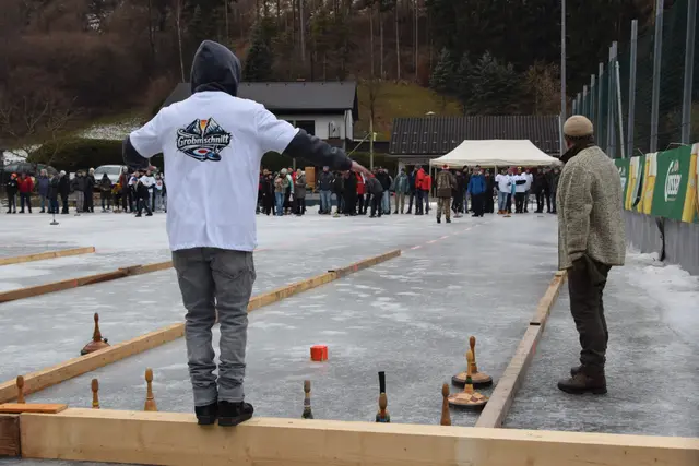 Trotz der Witterung war für eine perfekte Eisfläche und faire Bedingungen gesorgt. | Foto: Bianca Aschbacher
