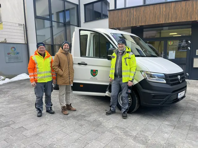 Richard Gölzner (Bauhofmitarbeiter), Bürgermeister Michael Strasser und Bauhofleiter Josef Lainerberger (v.li.).
 | Foto: Gde. Haidershofen